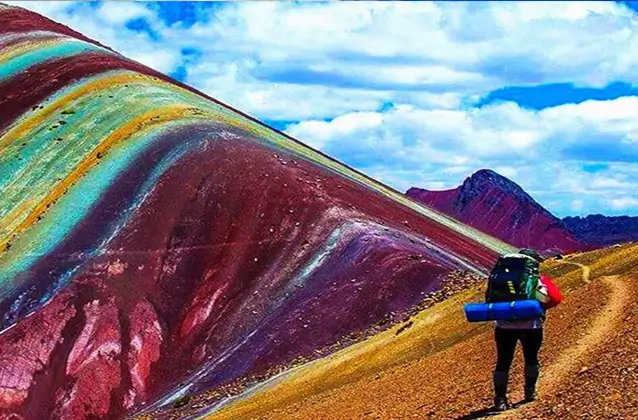 rainbow mountain tour hike